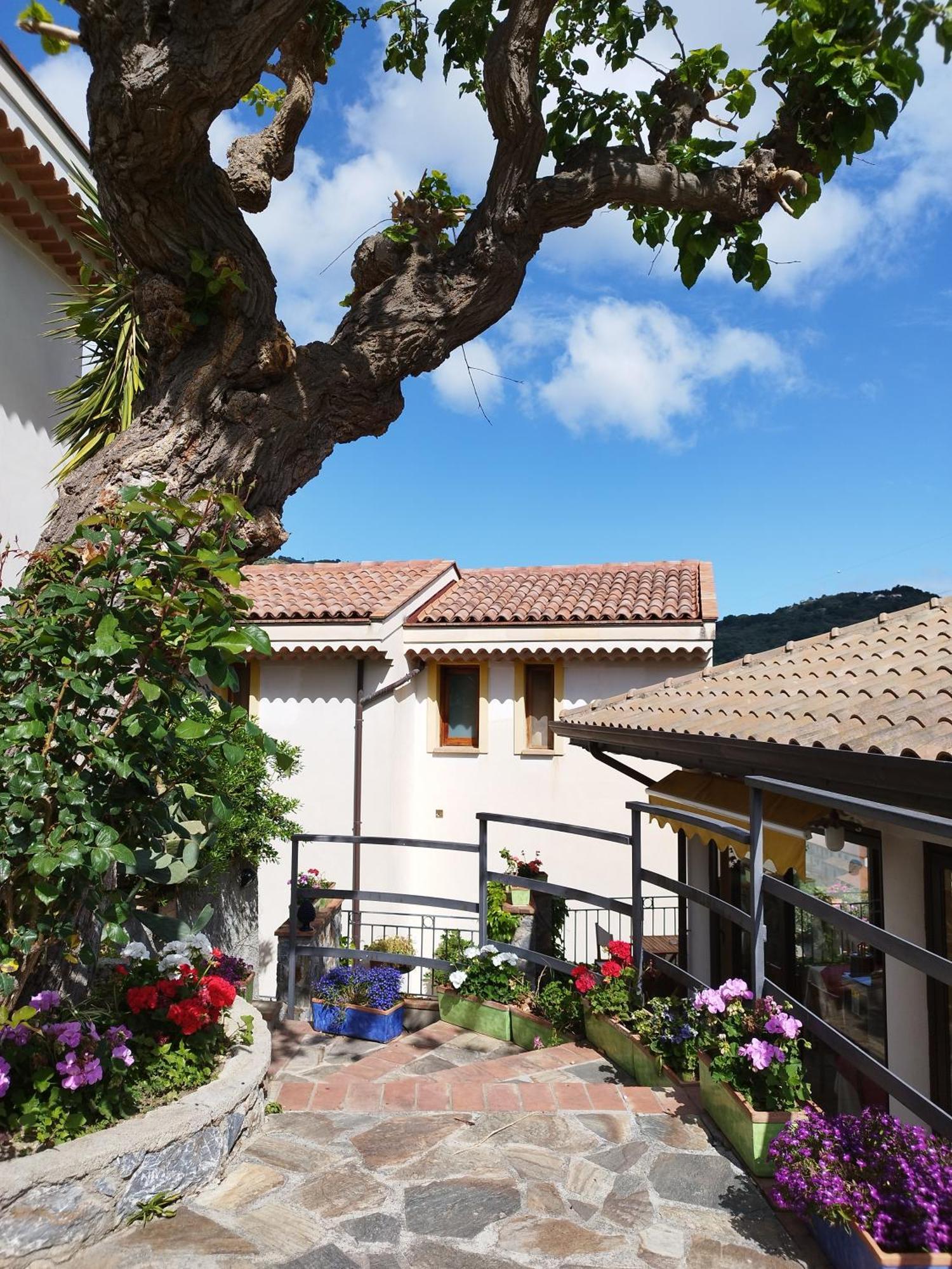 Borgo San Francesco Gioiosa Marea Exterior foto